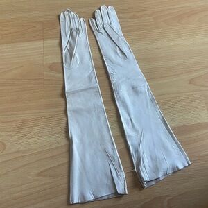 Elegant Cream Leather Gloves